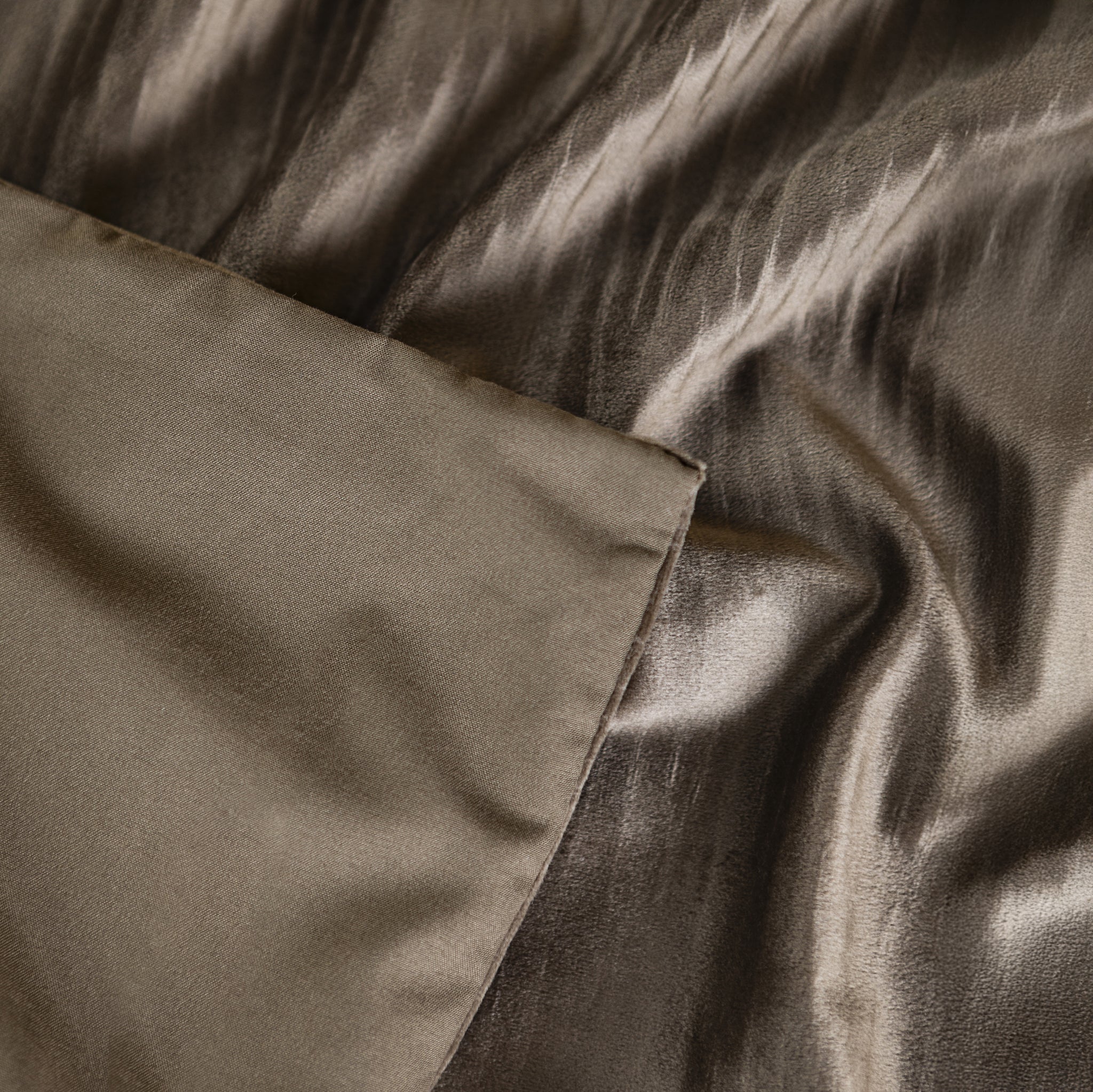 Velvet Cartier Taupe 240 x 220